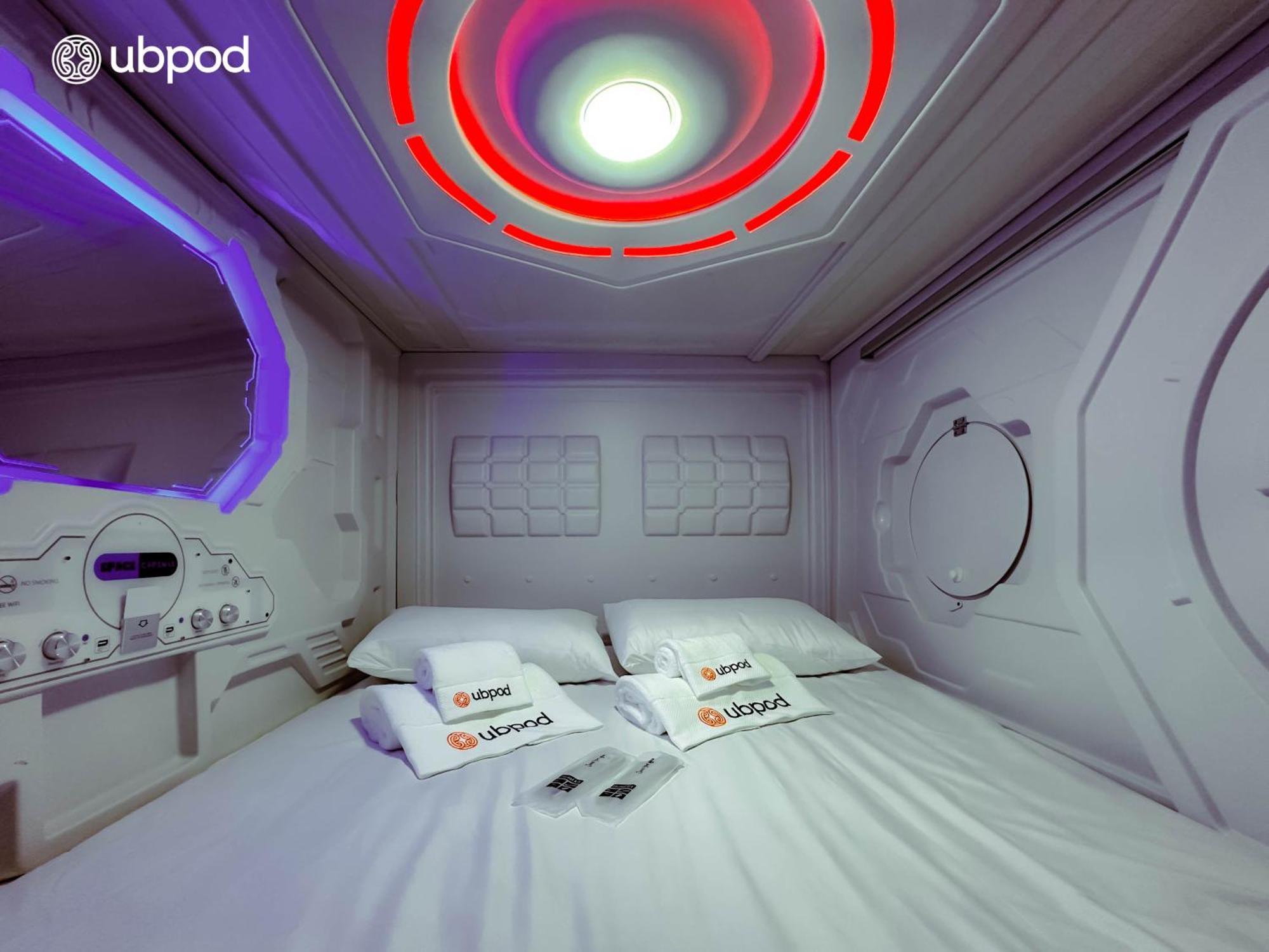 Ubpod- The First Capsule Hotel In Mongolia Улан-Батор Экстерьер фото