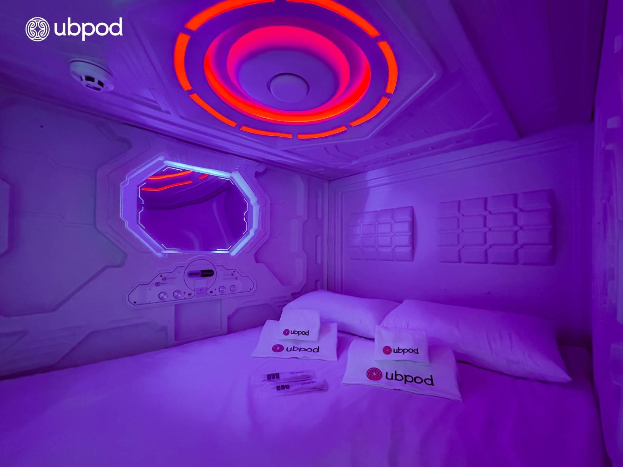 Ubpod- The First Capsule Hotel In Mongolia Улан-Батор Экстерьер фото