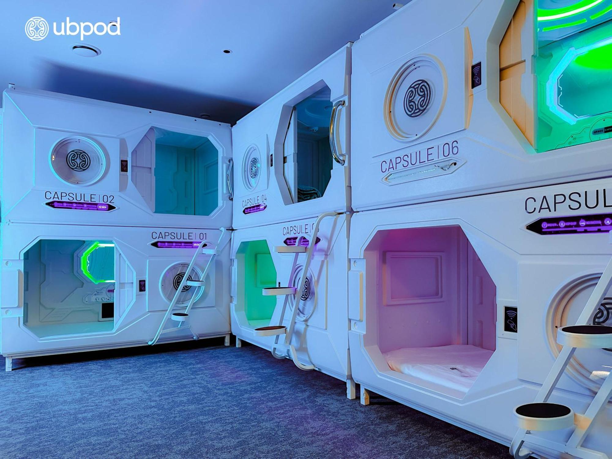 Ubpod- The First Capsule Hotel In Mongolia Улан-Батор Экстерьер фото