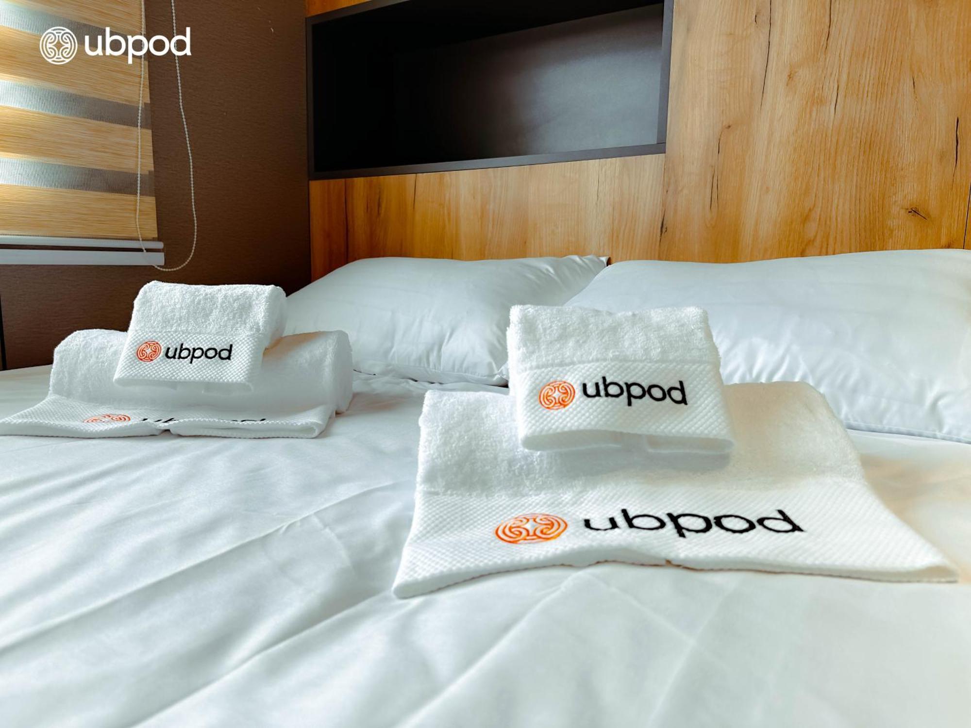 Ubpod- The First Capsule Hotel In Mongolia Улан-Батор Экстерьер фото